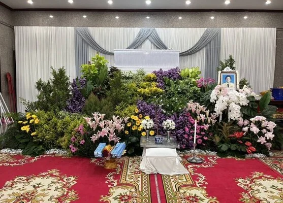 จัดดอกไม้งานศพ สุริยาหีบศพ