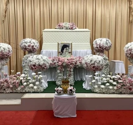 จัดดอกไม้งานศพ สุริยาหีบศพ