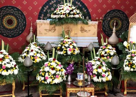จัดดอกไม้งานศพ สุริยาหีบศพ