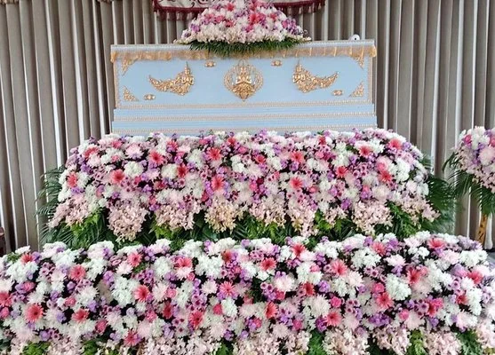 จัดดอกไม้งานศพ สุริยาหีบศพ