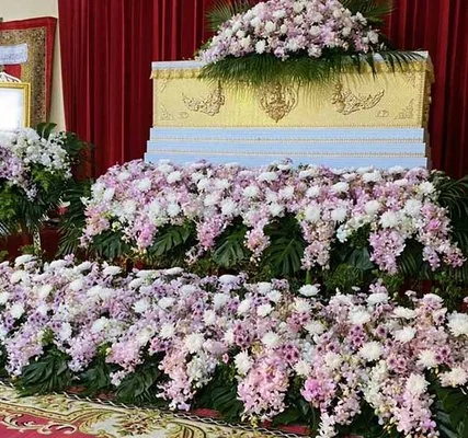 จัดดอกไม้งานศพ สุริยาหีบศพ