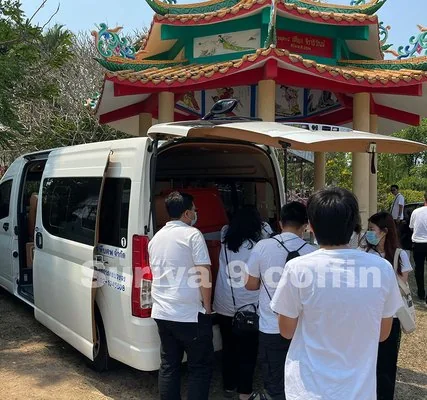 รถตู้รับส่งศพ สุริยาหีบศพ