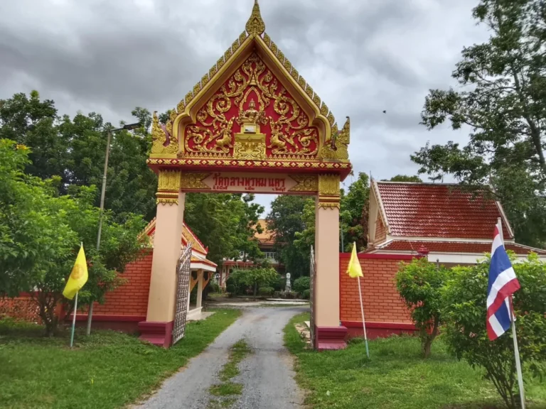 วัดกลางพรหมนคร จ.สิงห์บุรี รูปที่ 4